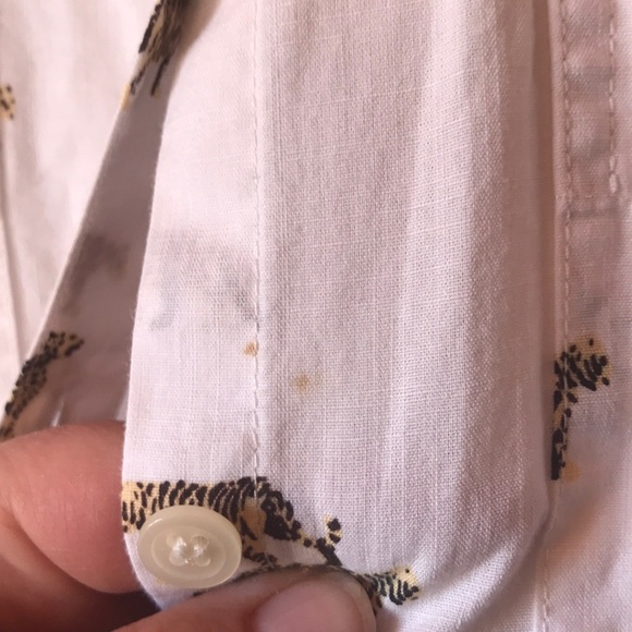 Madewell whit cotton button up with Jaguars ๐ size m - Picture 7 of 8